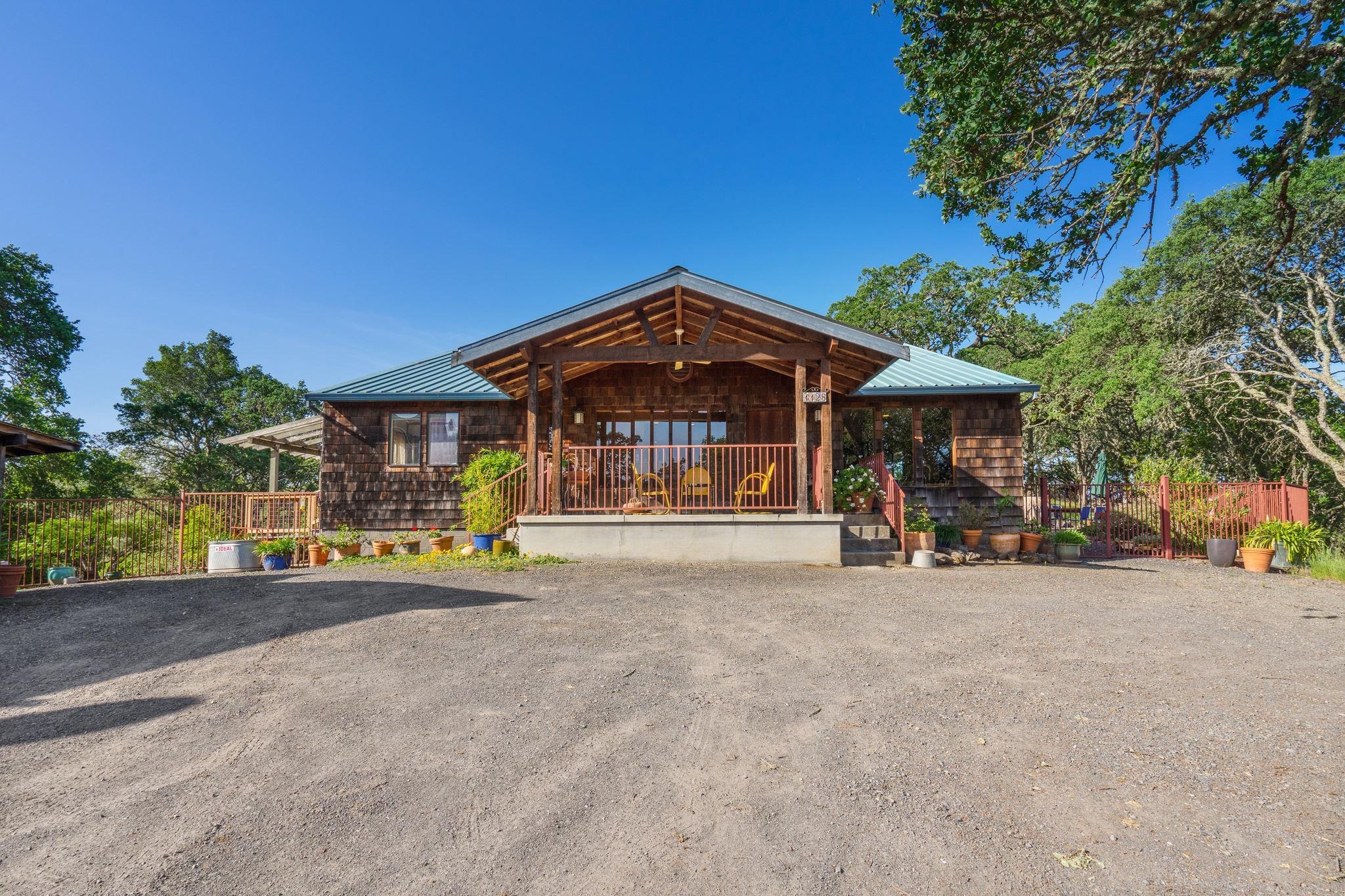 Healdsburg Home with Magnificent Vineyard View 2 Bedroom Home Vacation Rentals Homes