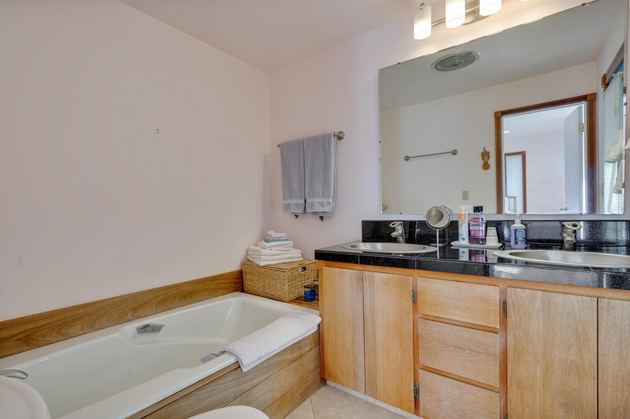 Healdsburg Home with Magnificent Vineyard View 2 Bedroom Home Vacation Rentals Homes