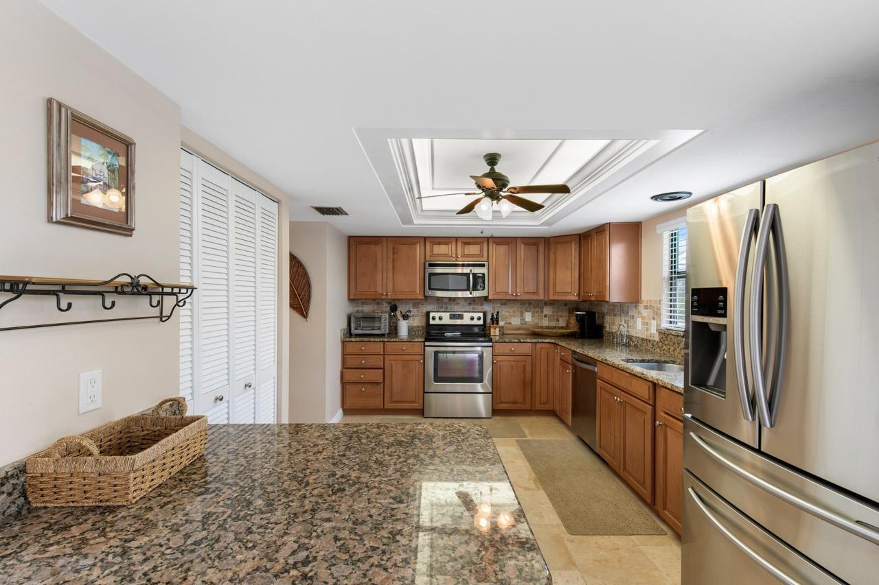 SHENANDOAH CT. 1184 LUXURY WATERFRONT POOL HOME! 3 Bedroom Home