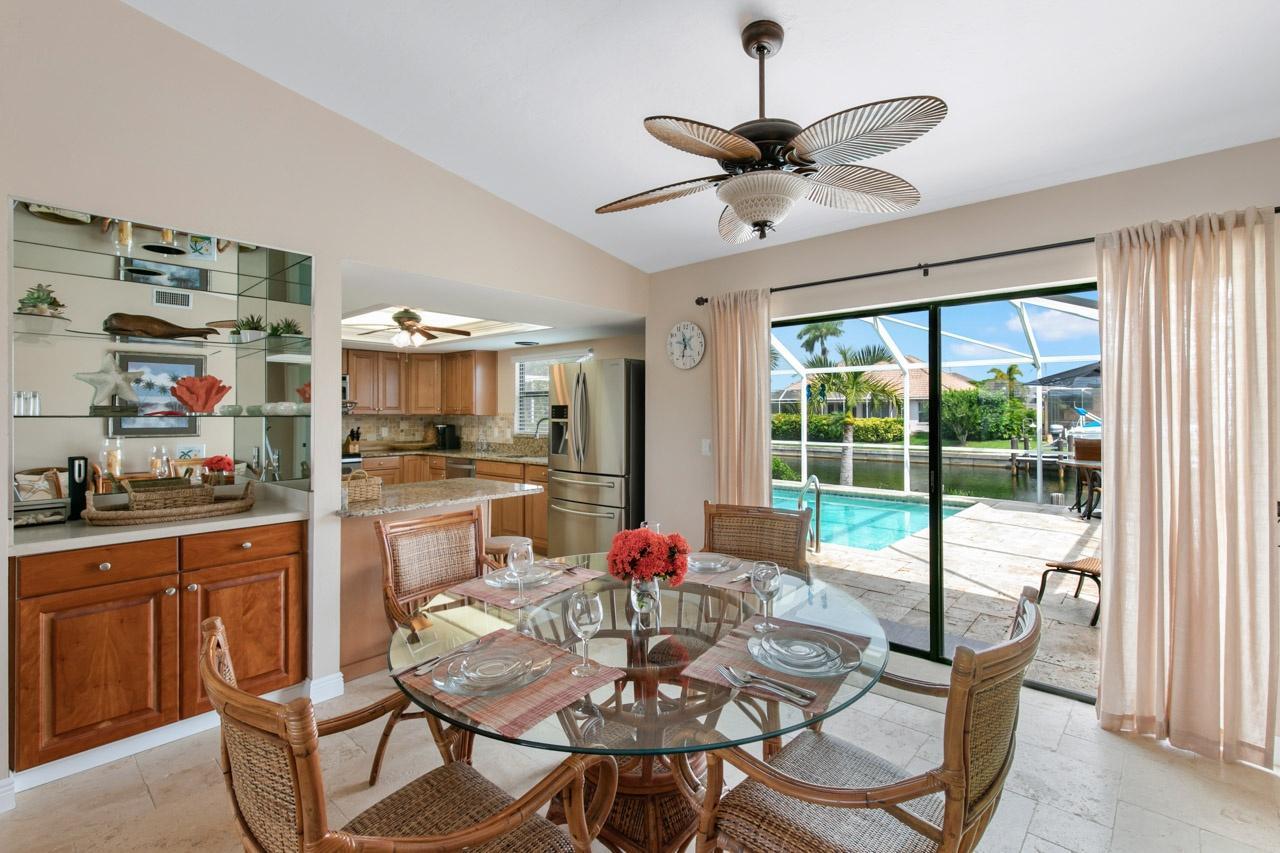 SHENANDOAH CT. 1184 LUXURY WATERFRONT POOL HOME! 3 Bedroom Home