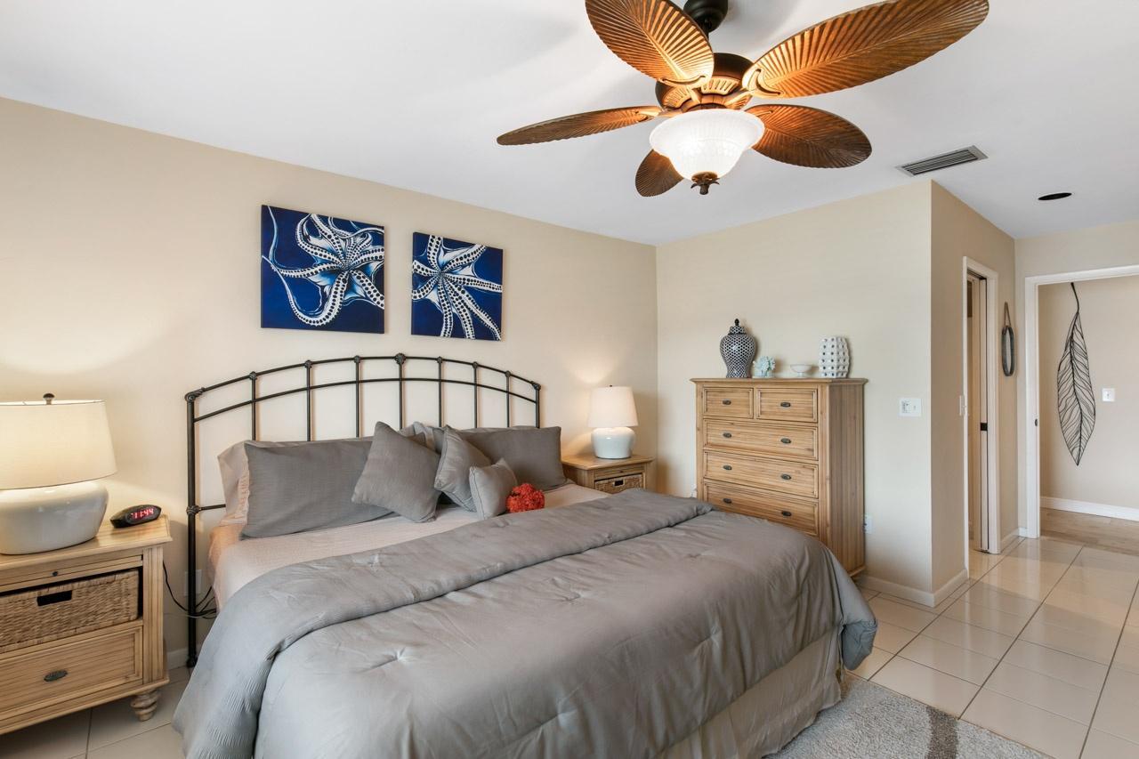 SHENANDOAH CT. 1184 LUXURY WATERFRONT POOL HOME! 3 Bedroom Home