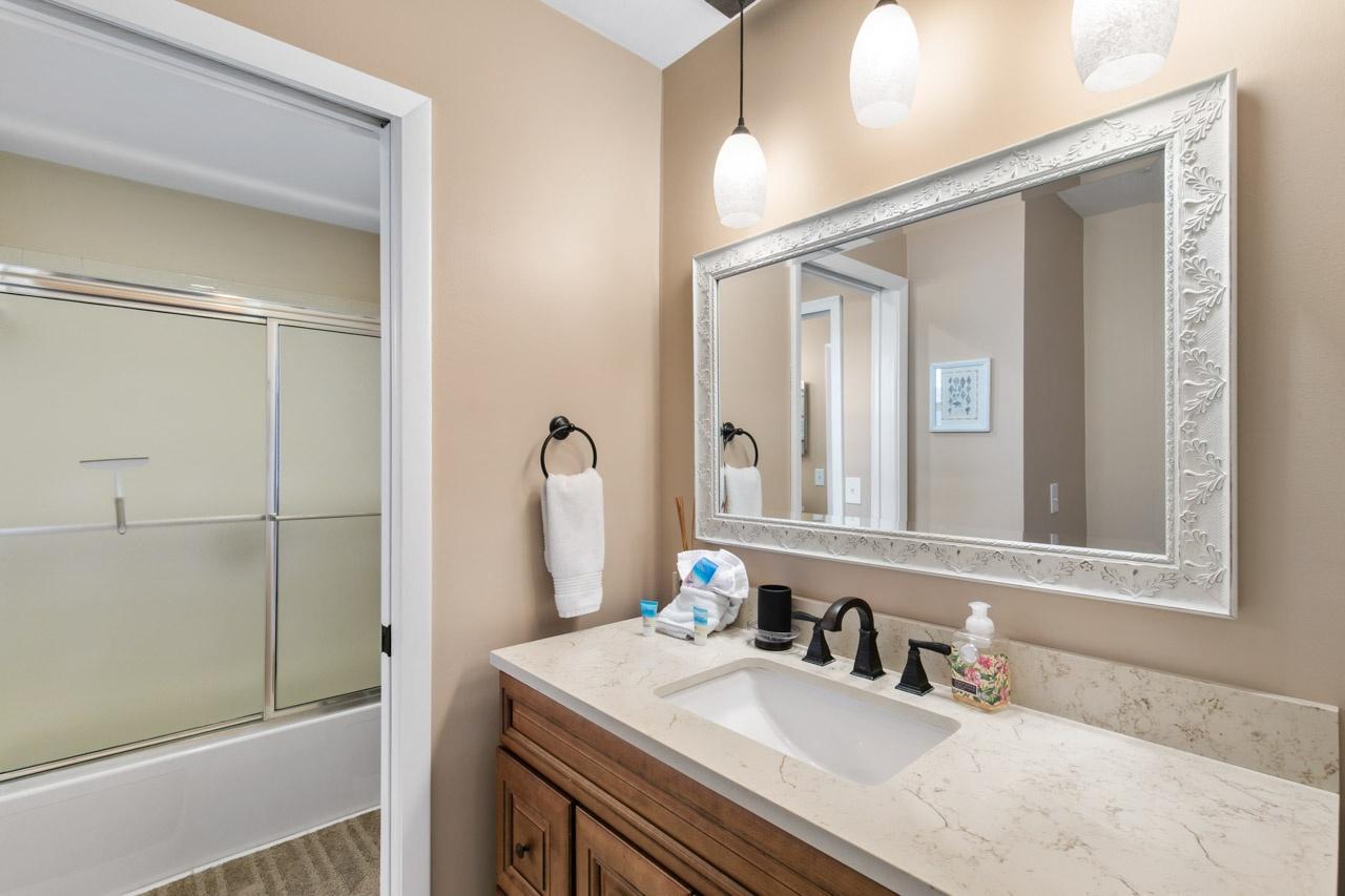 SHENANDOAH CT. 1184 LUXURY WATERFRONT POOL HOME! 3 Bedroom Home