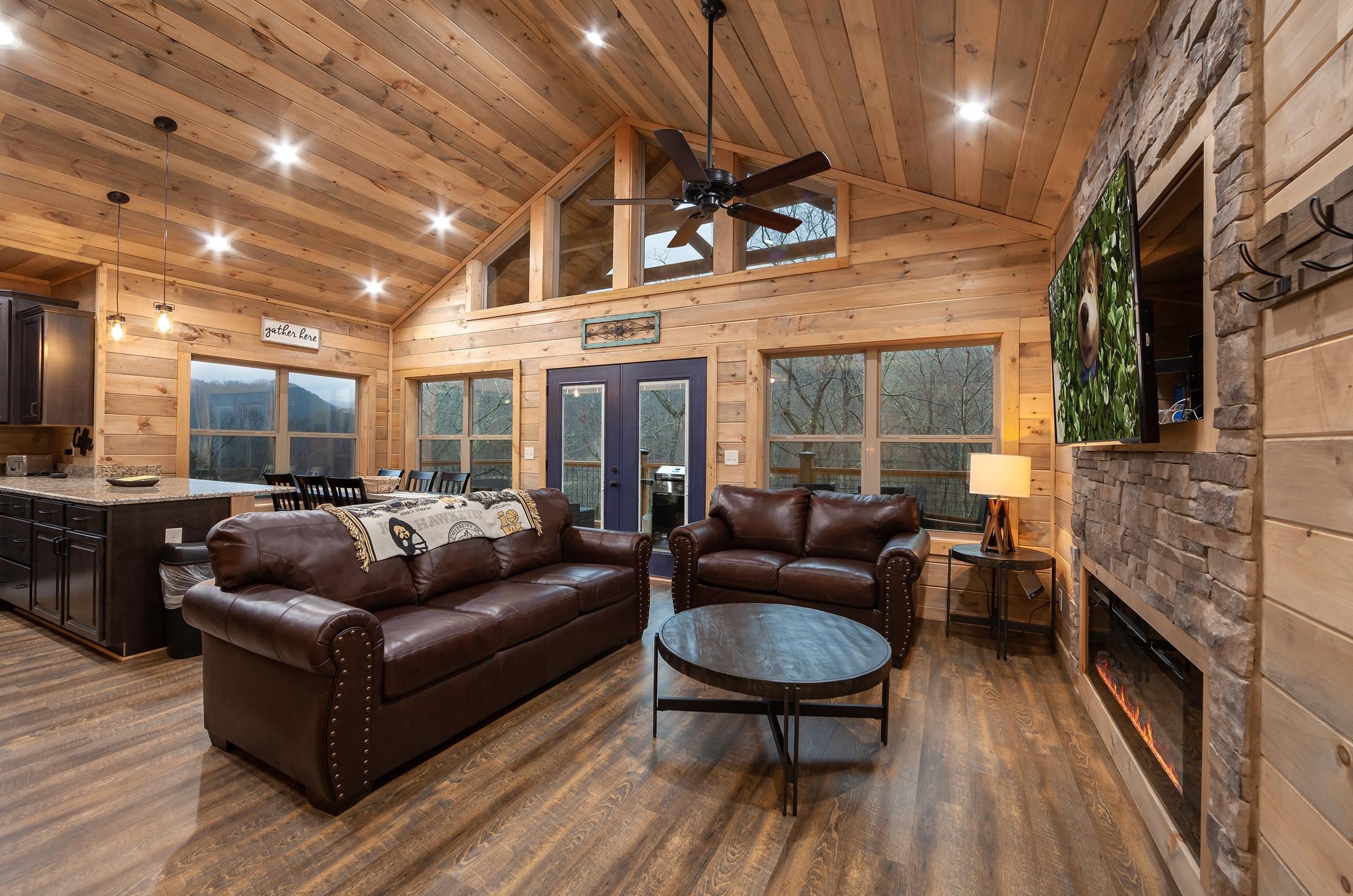 Hawkeye Ridge 3 Bedroom Cabin Vacation Rentals Homes & Hideaways by