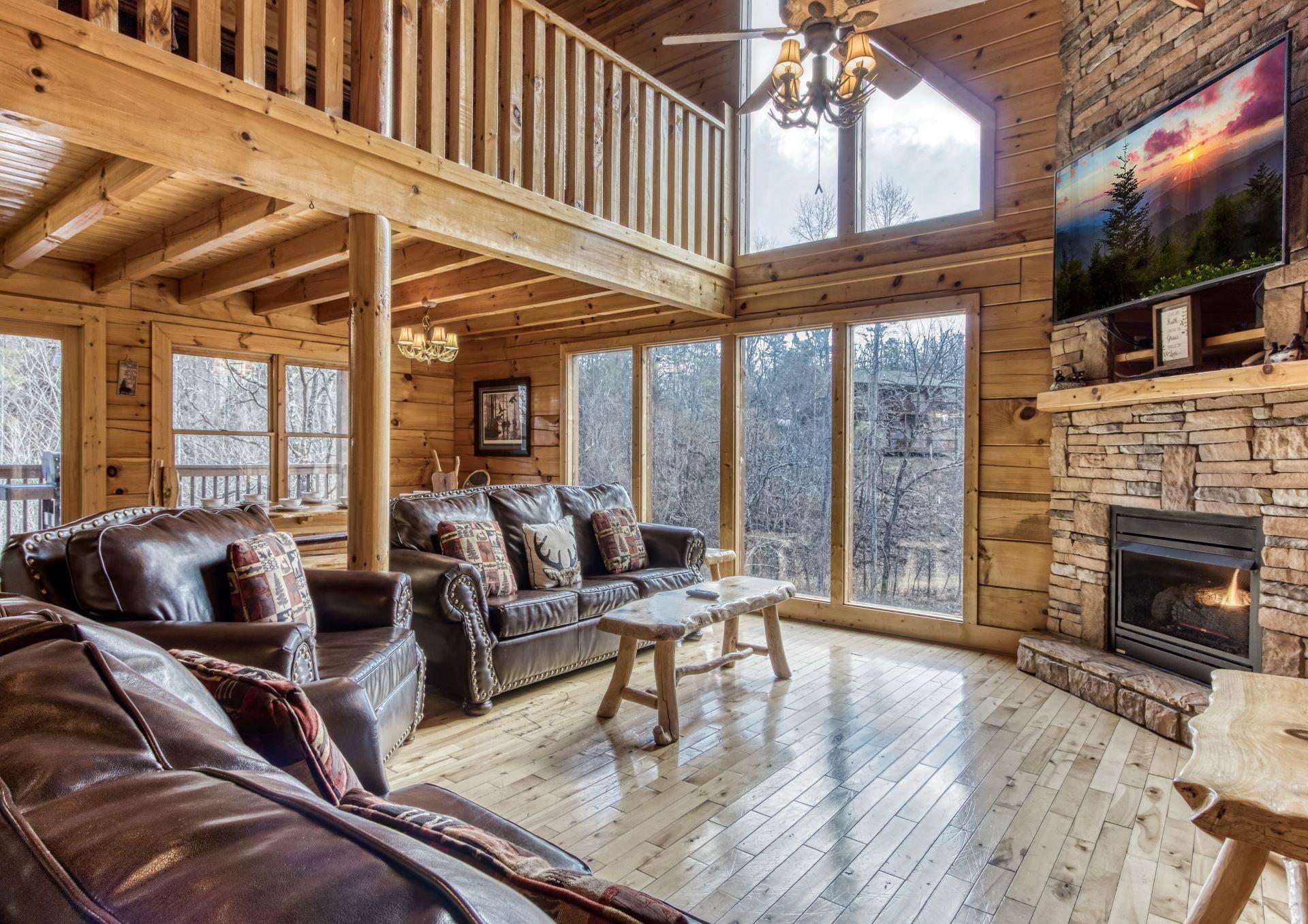 The Wildlife Lodge GREAT LOCATION! CLOSE TO TANGER OUTLETS! 5 Bedroom Cabin Vacation Rentals